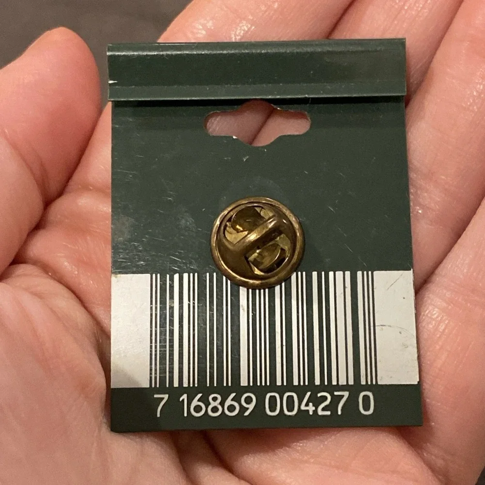 Vintage Gold Tone Sand Dollar Tack Back Lapel Pin From The Sea 0.75 inch NEW